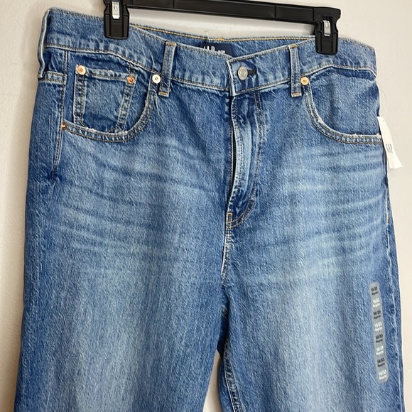 GAP | Sky High Straight Jeans - Picture 3 of 7